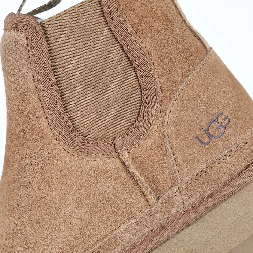 Pick up locally 💰680 Core recommendation Good price It is a very suitable choice for home furnishings. In the new year, uug launched a series of styles, which are partial to the preferences of young consumers and have also moved to the forefront of fashion trends. Shoe body material: water-repellent coated suede upper, 17 mm UGGPURE™ implantable wool insole, lightweight non-slip and comfortable rubber outsole, with brand LOGO and trademark, with full packaging Size: 35 36 37 38 39 40